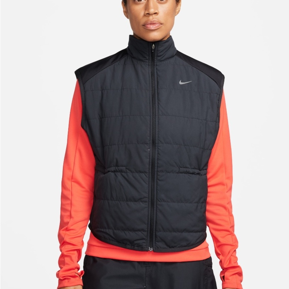 Nike Therma-FIT Swift
Women's Running Vest Size XL (16/18)